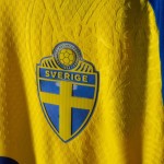 Herren Schweden 2026 Heim Authentic World Cup Trikot GYÖKERES #17 Herren Schweden 2026 Heim Authentic World Cup Trikot GYÖKERES #17
