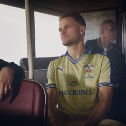 Herren Southampton Saison 2025/26 50-jähriges Jubiläum Trikot Herren Southampton Saison 2025/26 50-jähriges Jubiläum Trikot