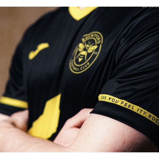 Kinder Brentford 2025/26 Hard-Fi-CCTV-Sondertrikot Kinder Brentford 2025/26 Hard-Fi-CCTV-Sondertrikot