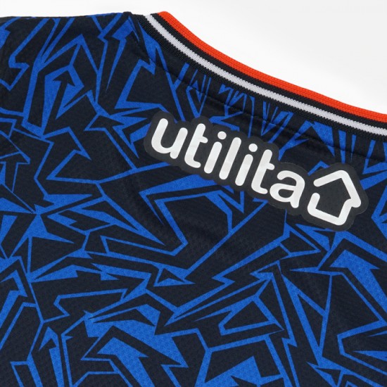 Kinder Luton Town 2025/26 Auswärtstrikotset