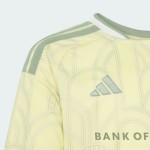 Herren FC Augsburg 2025/26 Sonder-Langarm-Trikot – Dunkelblau Herren FC Augsburg 2025/26 Sonder-Langarm-Trikot – Dunkelblau