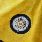 Kinder Leeds United 2026/27 Auswärtstrikot