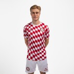 Herren Bristol City 2024/25 Heim Aufwärm-Shirt Herren Bristol City 2024/25 Heim Aufwärm-Shirt